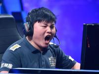 包含Uzi迎来十二赛季高光表现，RNG球迷沸腾！的词条