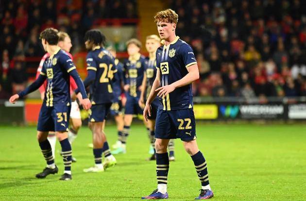 关于东海朱雀队鏖战燕赵战狼队，田径小组赛读秒绝平，转换速度占优。定位球制造杀机的信息